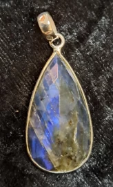 925 Sterling Silver Labradorite Pendant
